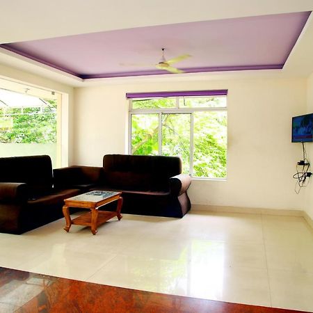 V Bee Plaza Otel Thiruvananthapuram Dış mekan fotoğraf